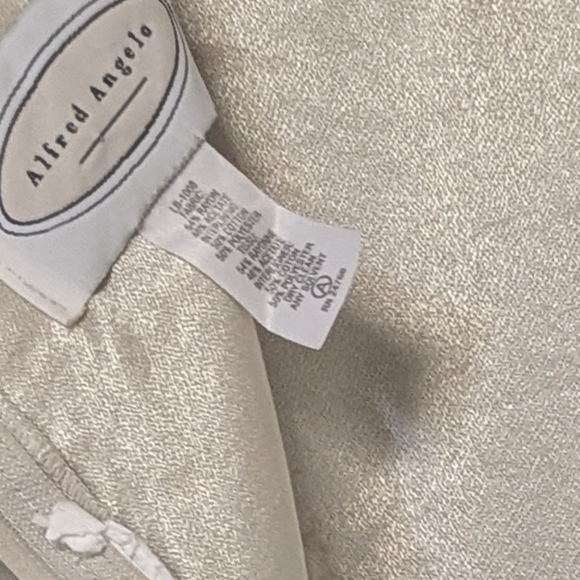 Classic Style Floor Length Maxi Evening Gown Wedding Guest Dress in Champagne - Picture 6 of 9